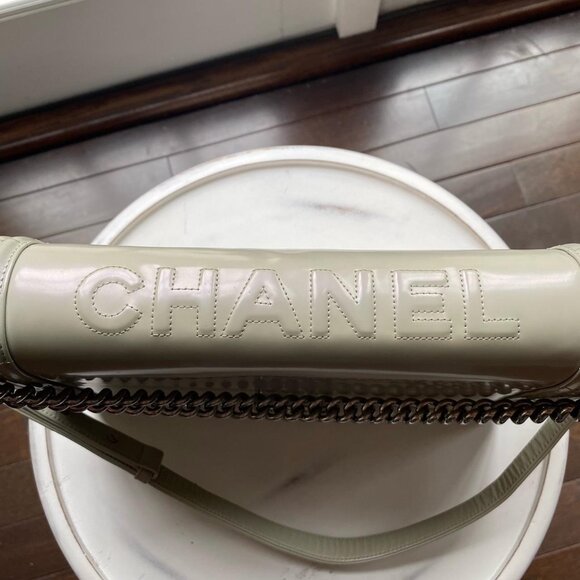 Chanel Large Boy Bag - Picture 3 of 8